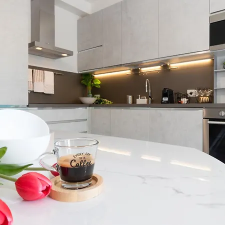 Monkey House * ריצ'יונה