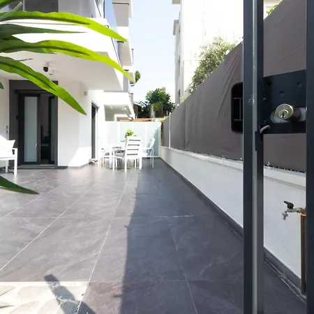 Monkey House * ריצ'יונה